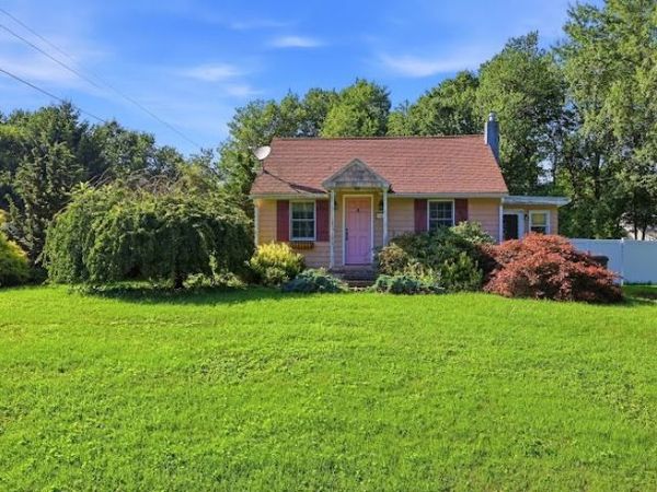 141 New Ludlow Rd, Granby, MA 01033
