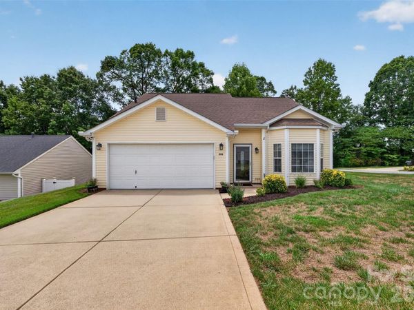 806 20th Avenue Place SE, Hickory, NC 28602