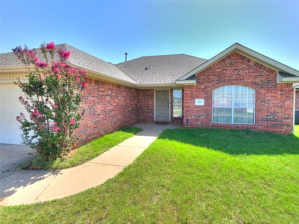 404 S Castle Ridge Lane, Mustang, OK 73064
