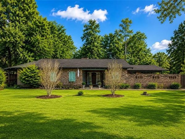 1326 CHARWOOD Drive, Bogalusa, LA 70427