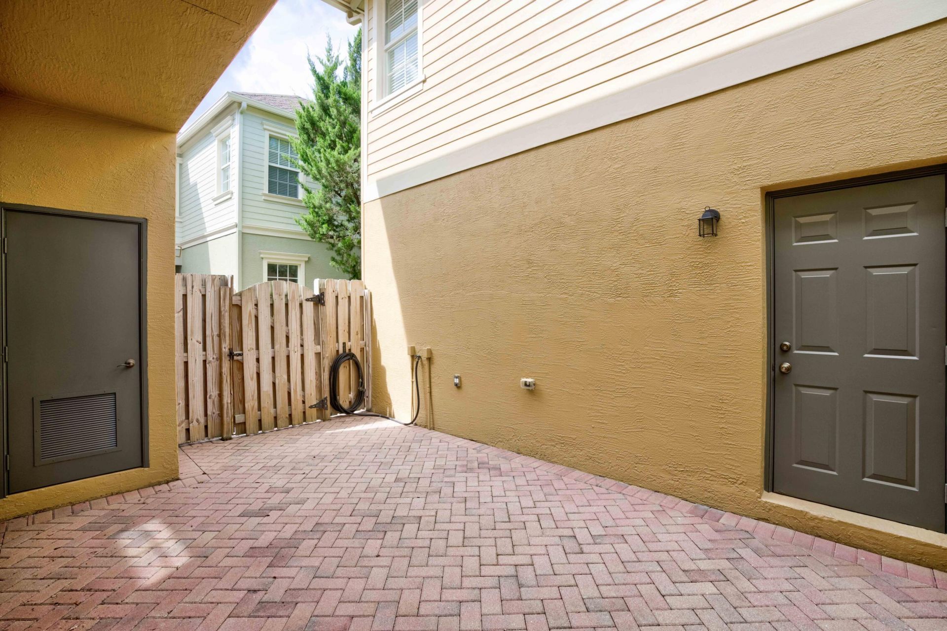 158 W Thatch Palm Circle, Jupiter, FL 33458 Photo