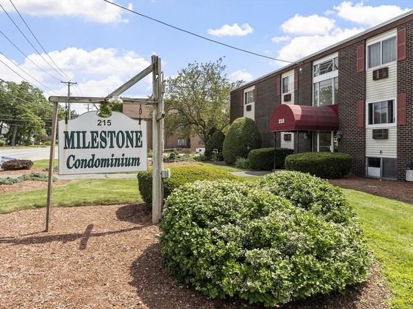 215 Chelmsford St, Unit 4, Chelmsford, MA 01824