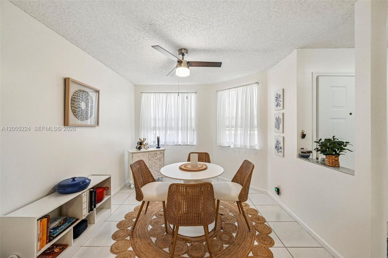 7468 Fairfax Dr , Unit 302, Tamarac, FL 33321 Photo