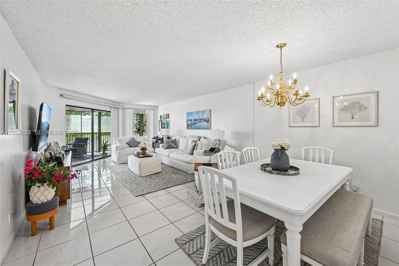 7468 Fairfax Dr , Unit 302, Tamarac, FL 33321 Photo