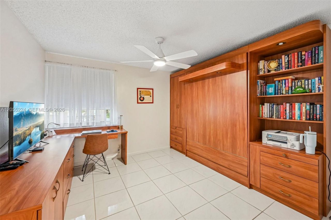 7468 Fairfax Dr , Unit 302, Tamarac, FL 33321 Photo
