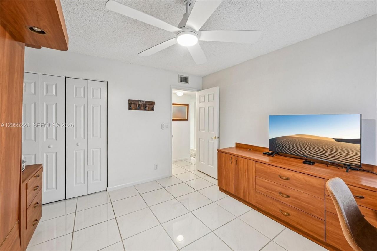 7468 Fairfax Dr , Unit 302, Tamarac, FL 33321 Photo