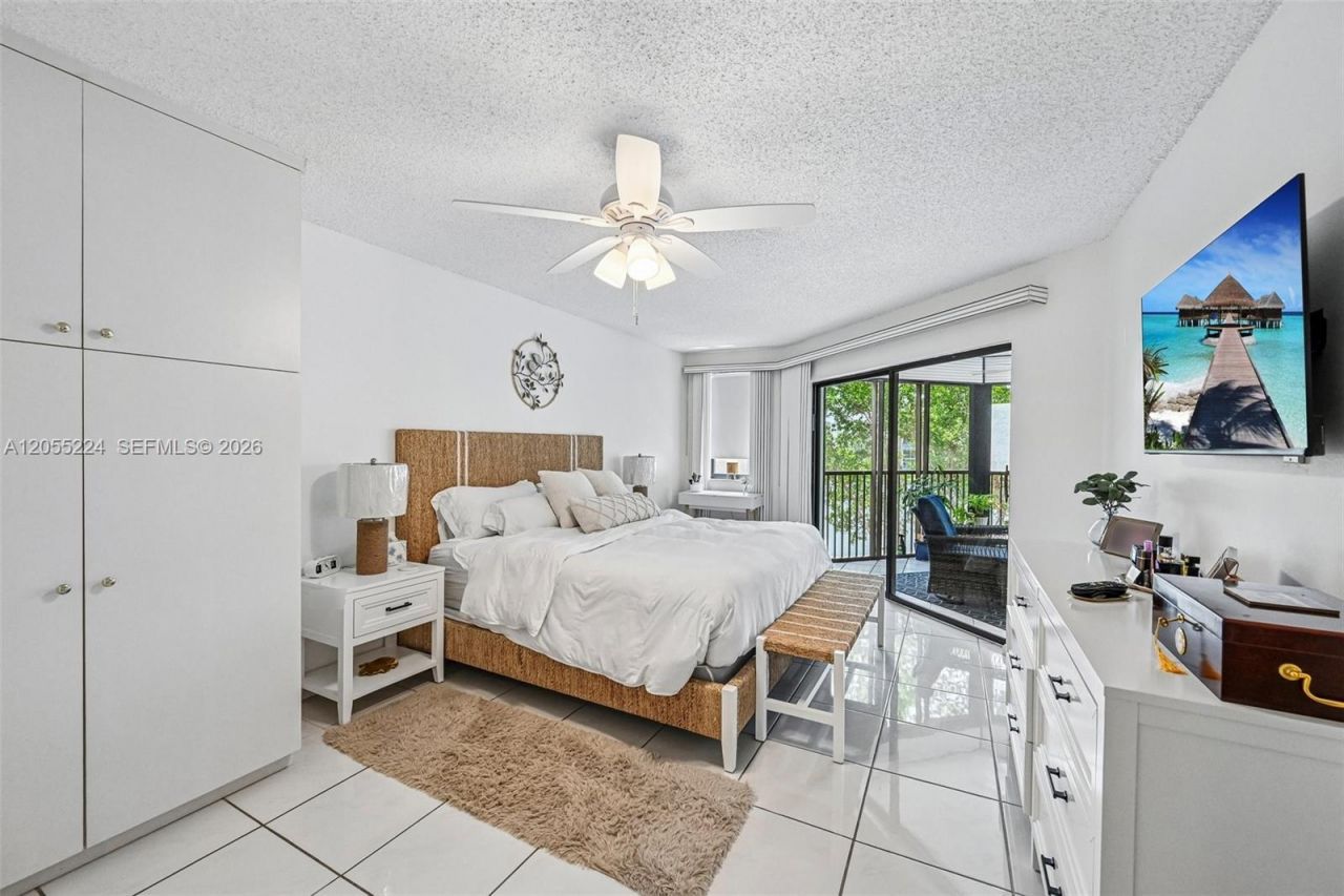 7468 Fairfax Dr , Unit 302, Tamarac, FL 33321 Photo
