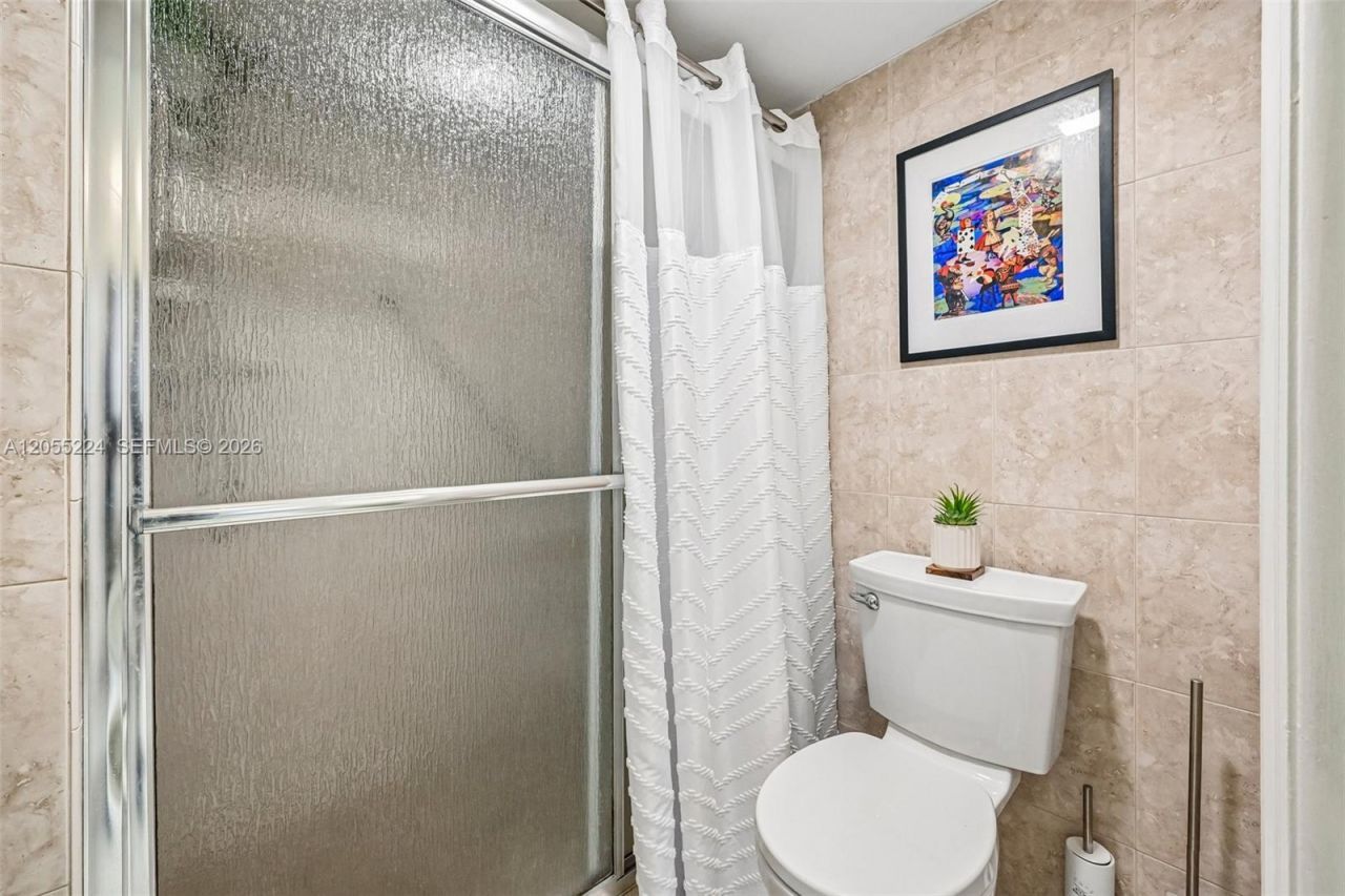 7468 Fairfax Dr , Unit 302, Tamarac, FL 33321 Photo