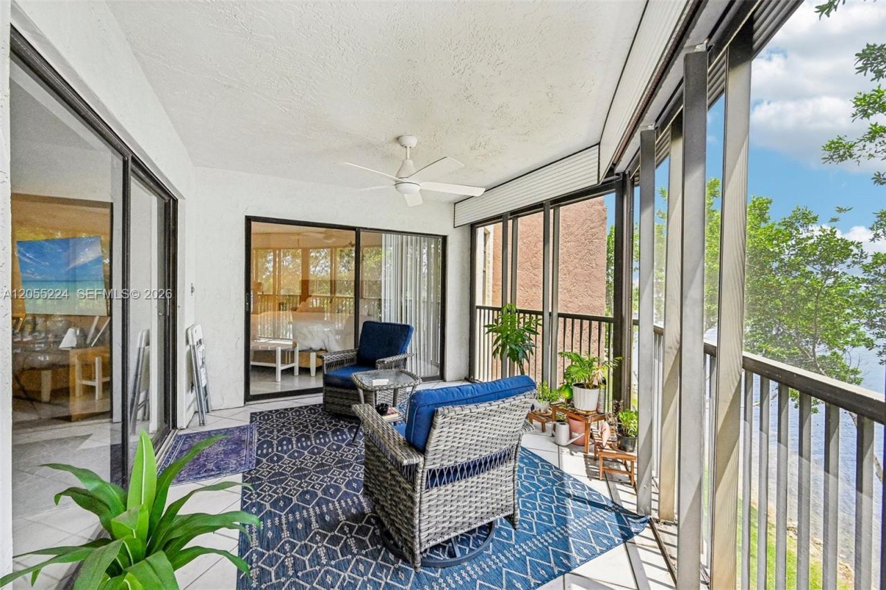 7468 Fairfax Dr , Unit 302, Tamarac, FL 33321 Photo