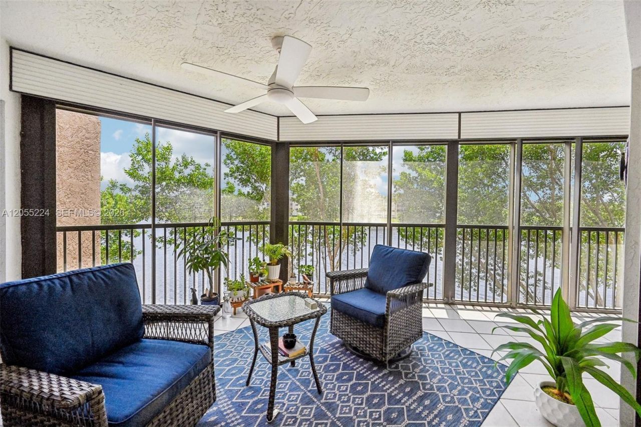 7468 Fairfax Dr , Unit 302, Tamarac, FL 33321 Photo