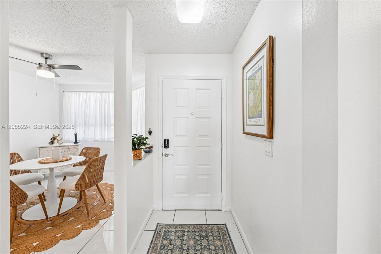 7468 Fairfax Dr , Unit 302, Tamarac, FL 33321 Photo