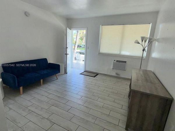 1600 Pennsylvania Ave , Unit 4, Miami Beach, FL 33139