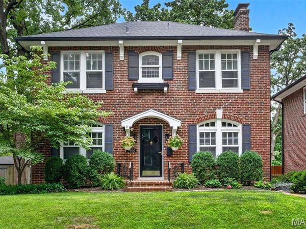 7466 Stratford Avenue, St Louis, MO 63130