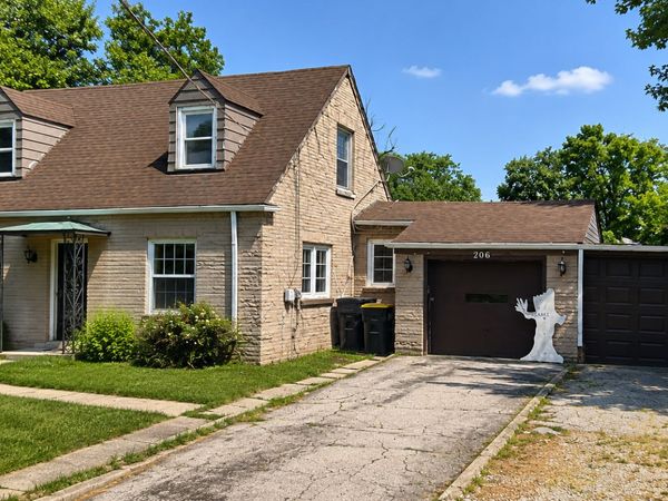 206 E Camp Mcdonald Road, Prospect Heights, IL 60070