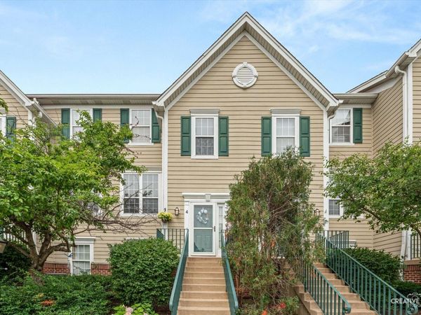 2409 Courtyard Circle , Unit 4, Aurora, IL 60506