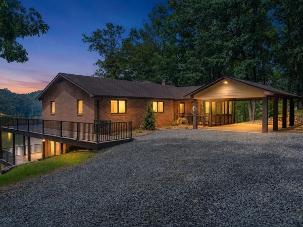 166 Limerick LN, Union Hall, VA 24176