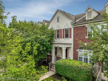 6108 Heron Hills Drive, Wolverine Lake Vlg, MI 48390