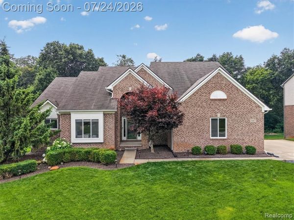 30007 Bradford Drive, Lyon Twp, MI 48165