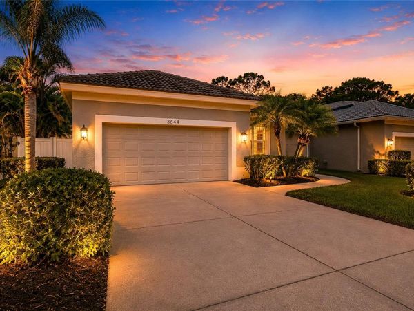 8644 54TH AVENUE CIRCLE E, BRADENTON, FL 34211