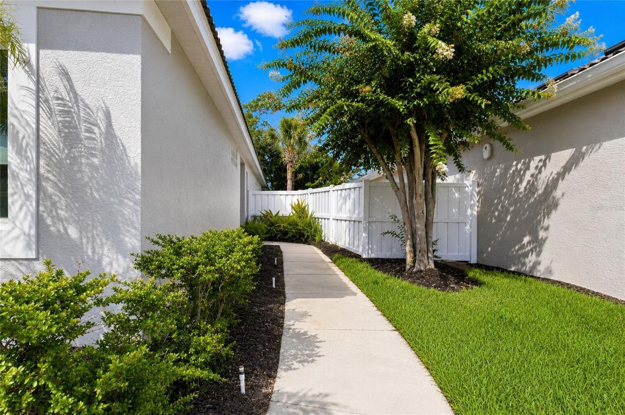 8644 54th Avenue Circle E, Bradenton, FL 34211 Photo