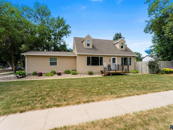 4516 E Belmont St, Sioux Falls, SD 57103