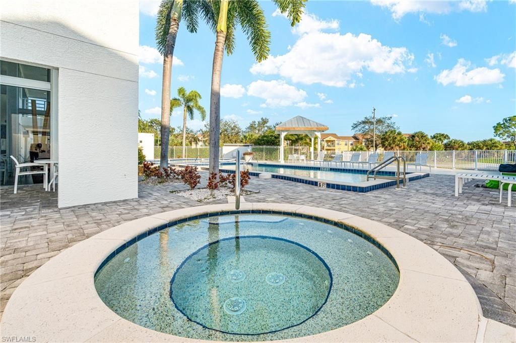 161 Santa Clara Dr, Unit 10, Naples, FL 34104 Photo