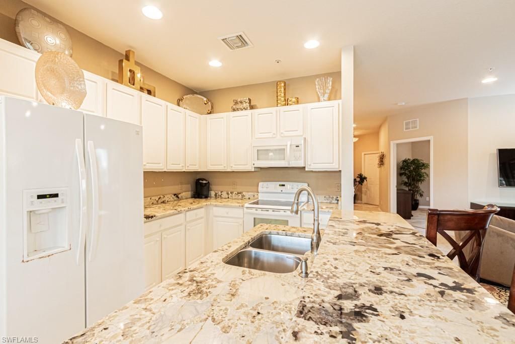 9641 Spanish Moss Way, Unit 4011, Bonita Springs, FL 34135 Photo