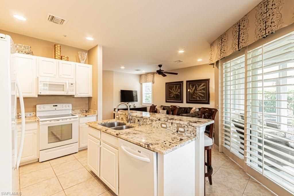 9641 Spanish Moss Way, Unit 4011, Bonita Springs, FL 34135 Photo
