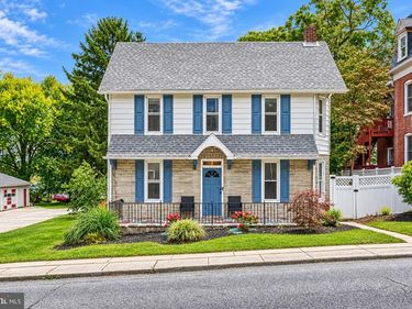 9 W PENNSYLVANIA AVENUE, STEWARTSTOWN, PA 17363