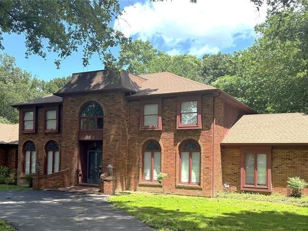 1940 Windmoor Place, Town and Country, MO 63131