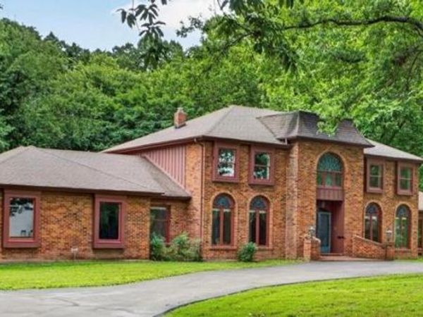 1940 Windmoor Place, Town and Country, MO 63131