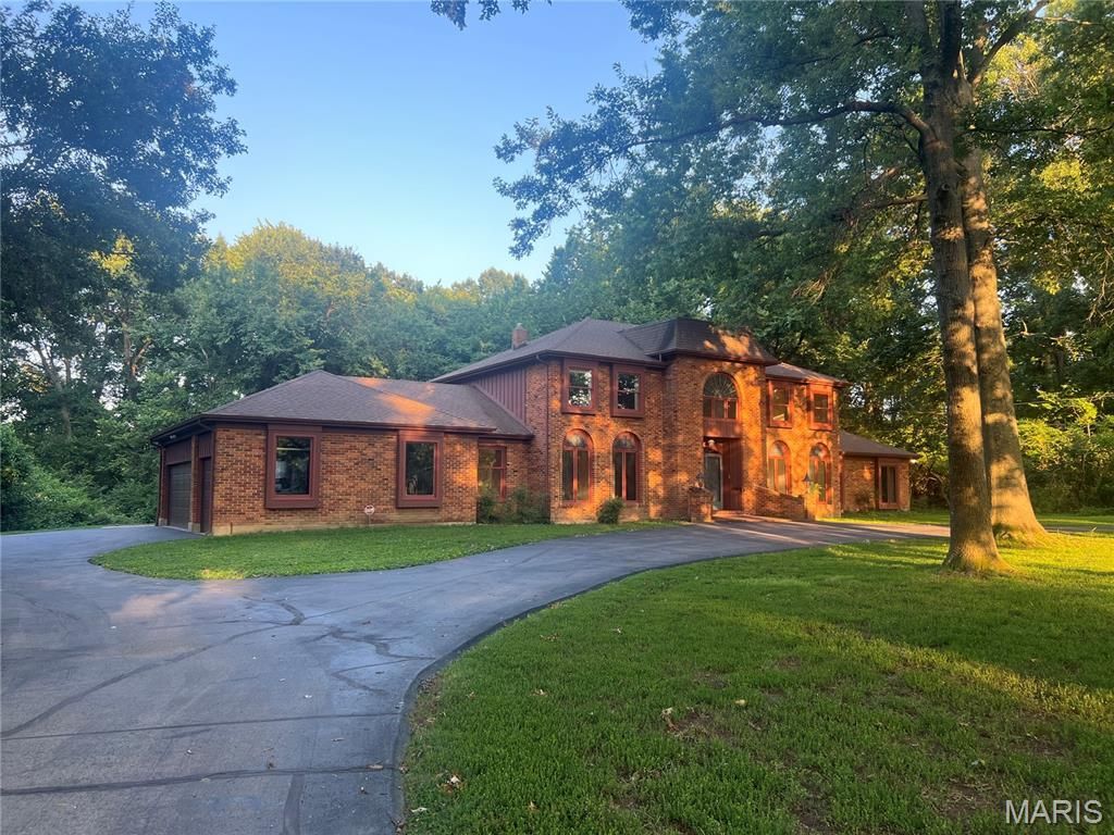 1940 Windmoor Place, Town and Country, MO 63131 Main Photo