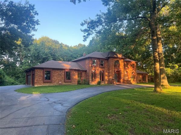 1940 Windmoor Place , Town and Country, MO 63131