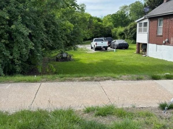 2137 Kienlen Avenue , Hillsdale, MO 63121