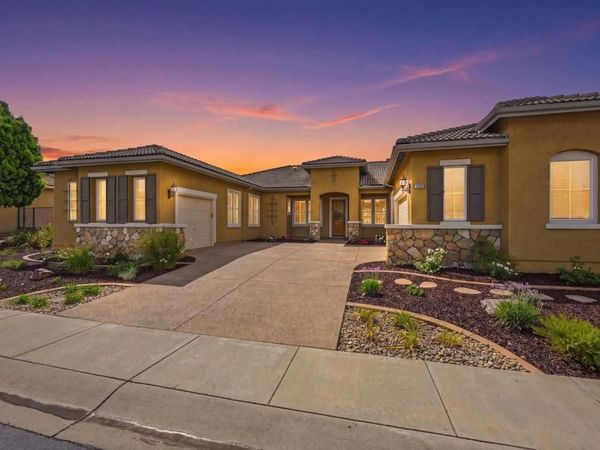363 Melbourne Glen , Escondido, CA 92026