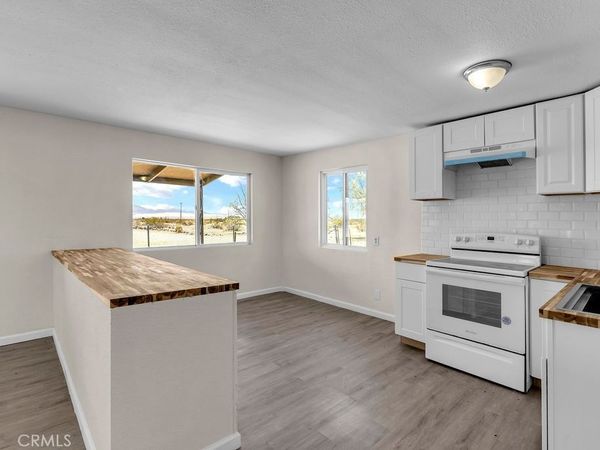3852 Midway Road , 29 Palms, CA 92277