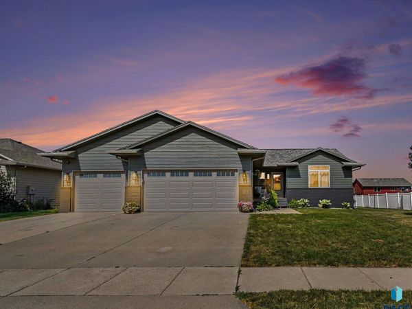 1025 N Rose Ave, Tea, SD 57064