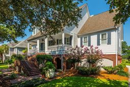 194 Beresford Creek Street photo 4