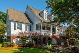 194 Beresford Creek Street photo 4