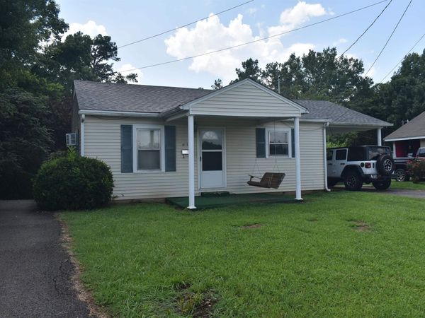 616 CIRCLE HILL DR, Selmer, TN 38375