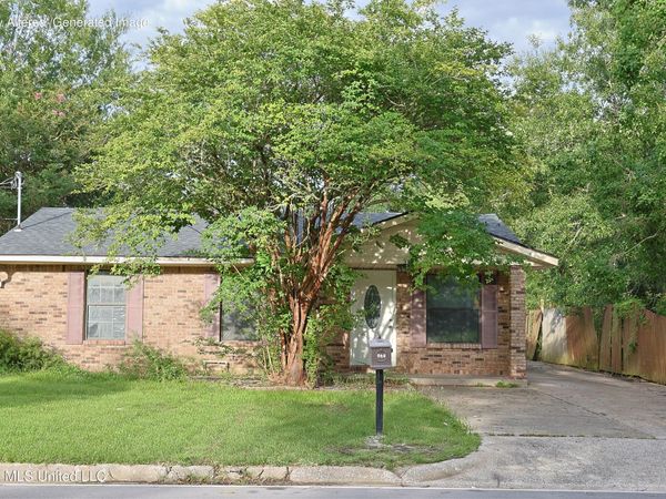 906 Belair Street, Pascagoula, MS 39567