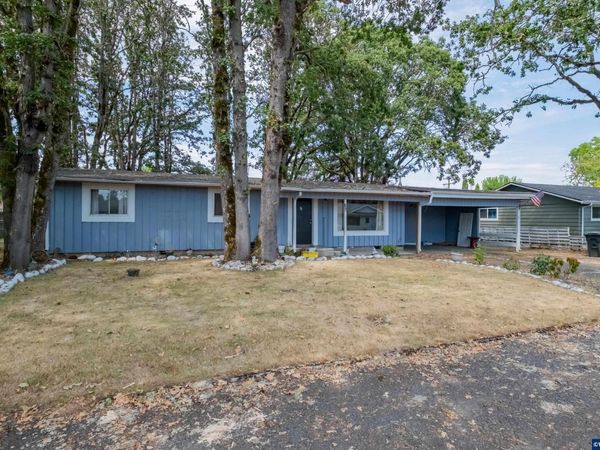 183 W Cedar Dr, Lebanon, OR 97355