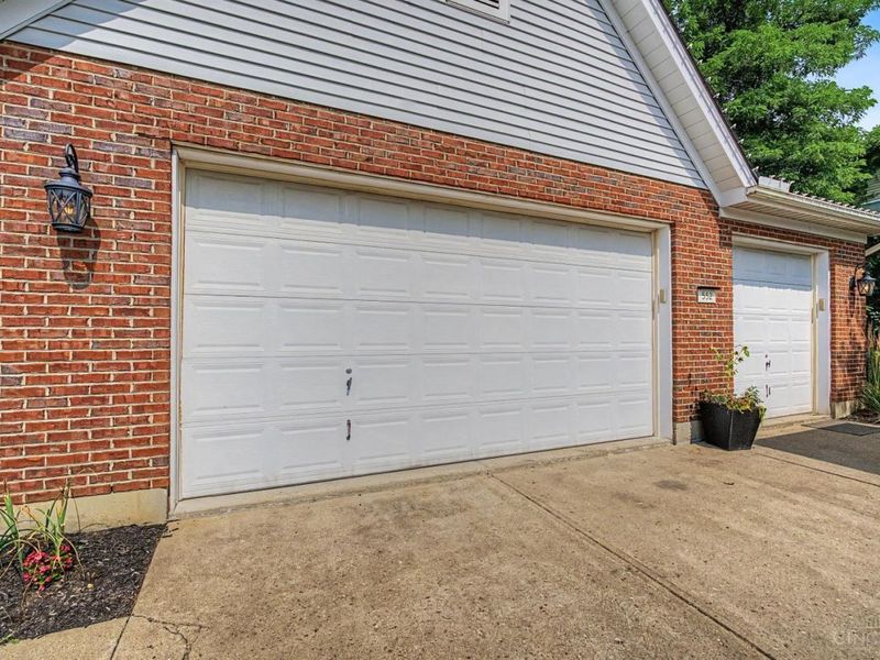 552 Virginia Lane, Union Township, OH 45244 Photo 3