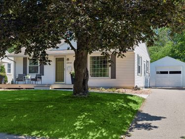 2941 Quebec Avenue S, Saint Louis Park, MN 55426