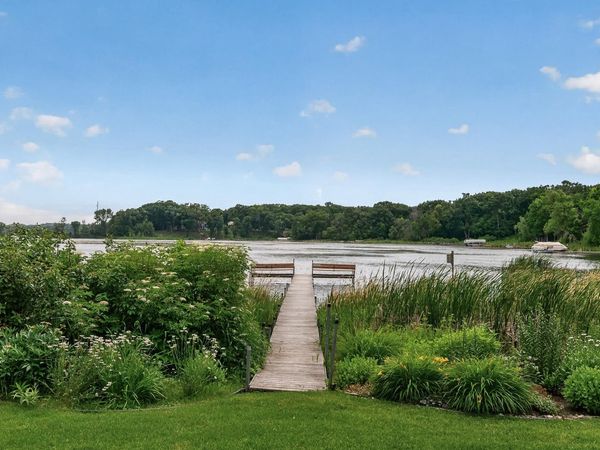 1285 Black Oaks Court N, Plymouth, MN 55447