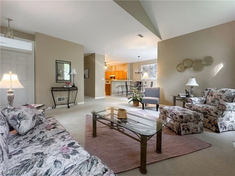34 Woodland Chase Boulevard, Niles, OH 44446 Photo 8