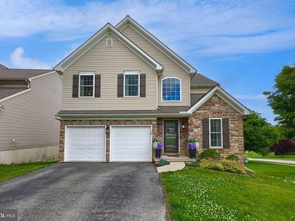 745 THOMAS ARMOR DRIVE , WINDSOR, PA 17366