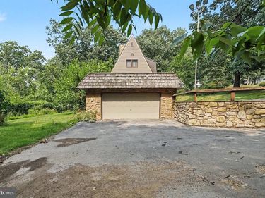 299 MUSHROOM HILL ROAD , HARRISBURG, PA 17111