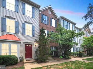 4240 WHEELED CAISSON SQUARE, FAIRFAX, VA 22033