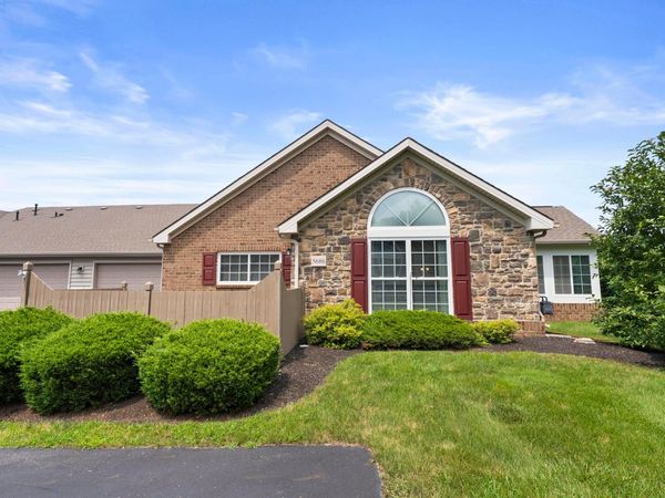 5686 Asherton Woods Drive, Unit 8, Westerville, OH 43081